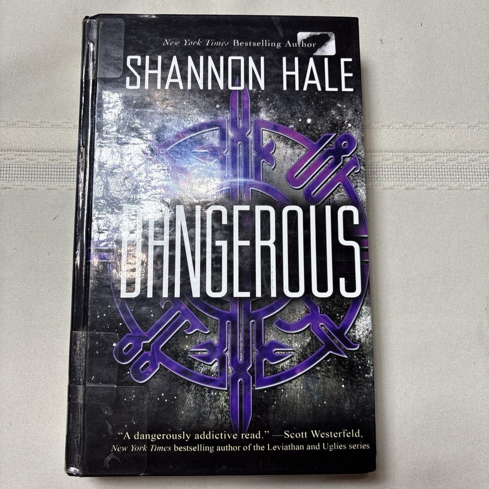 Dangerous by Shannon Hale Large Print Hardcover 2014 Gale Cengage